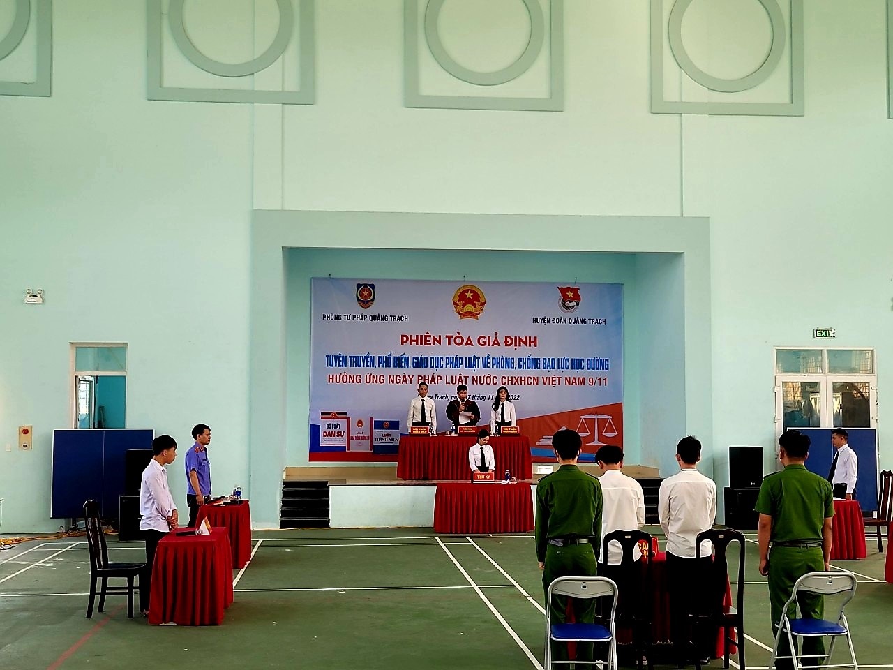 Trường THPT Nguyễn Bỉnh Khiêm tổ chức “Phiên tòa giả định”